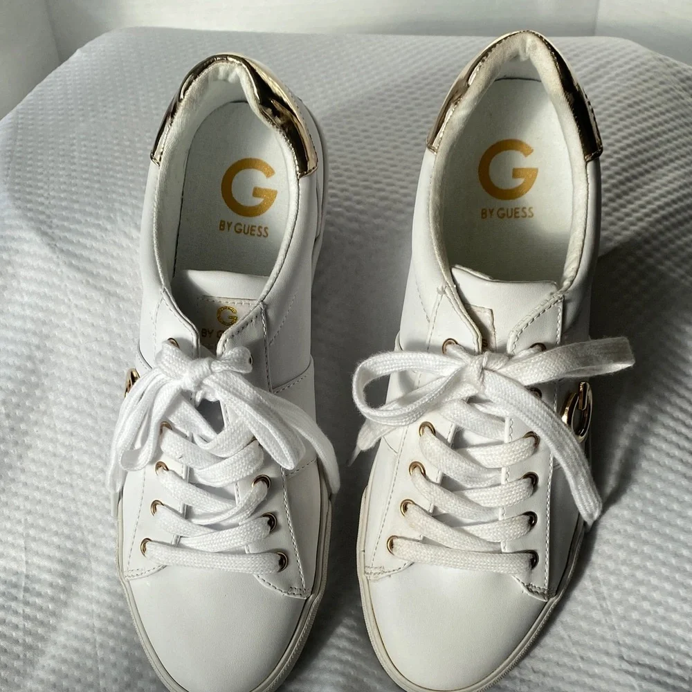 G by Guess White Sneakers with Gold Accents Super Cute Women’s Size 11M NWOT